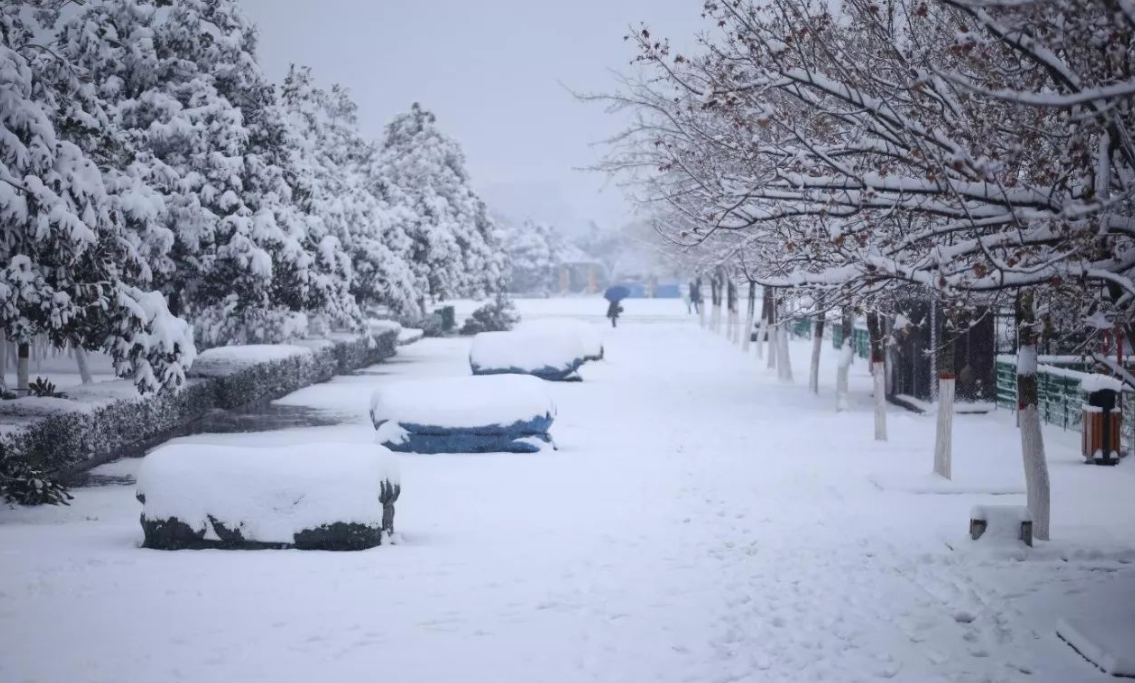 中東部氣溫將大面積刷新下半年來新低 東北謹防強降雪致災(zāi)